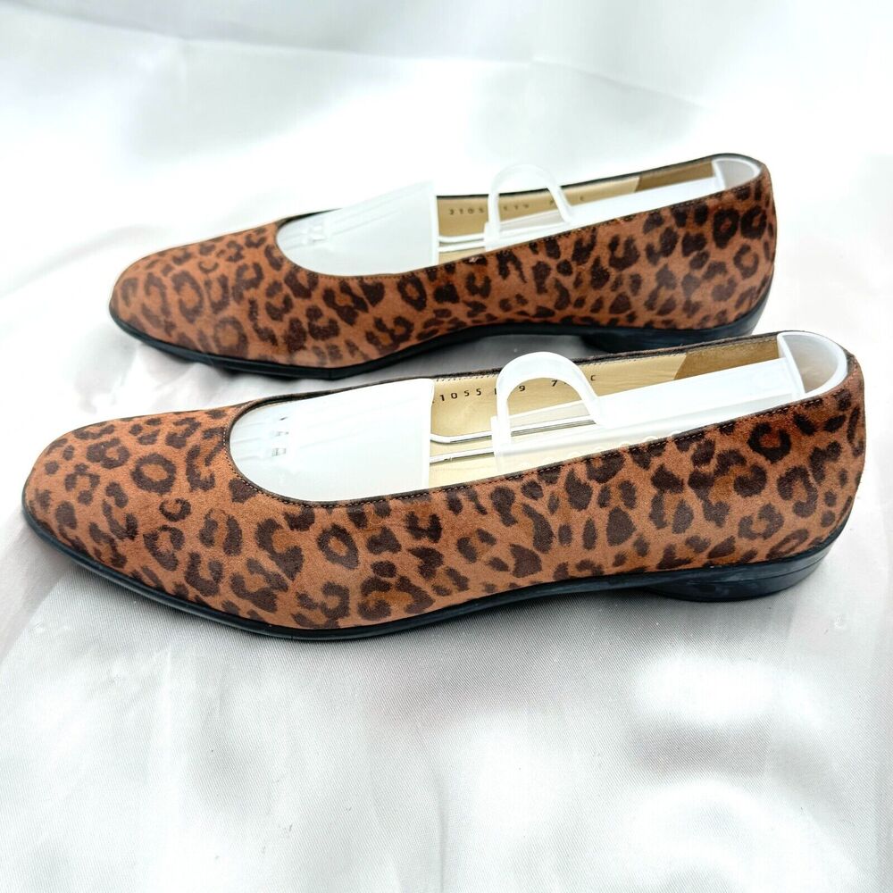 Vintage Salvatore Ferragamo Mary Rose Women’s 7.5 C Suede Animal Print Low Flats